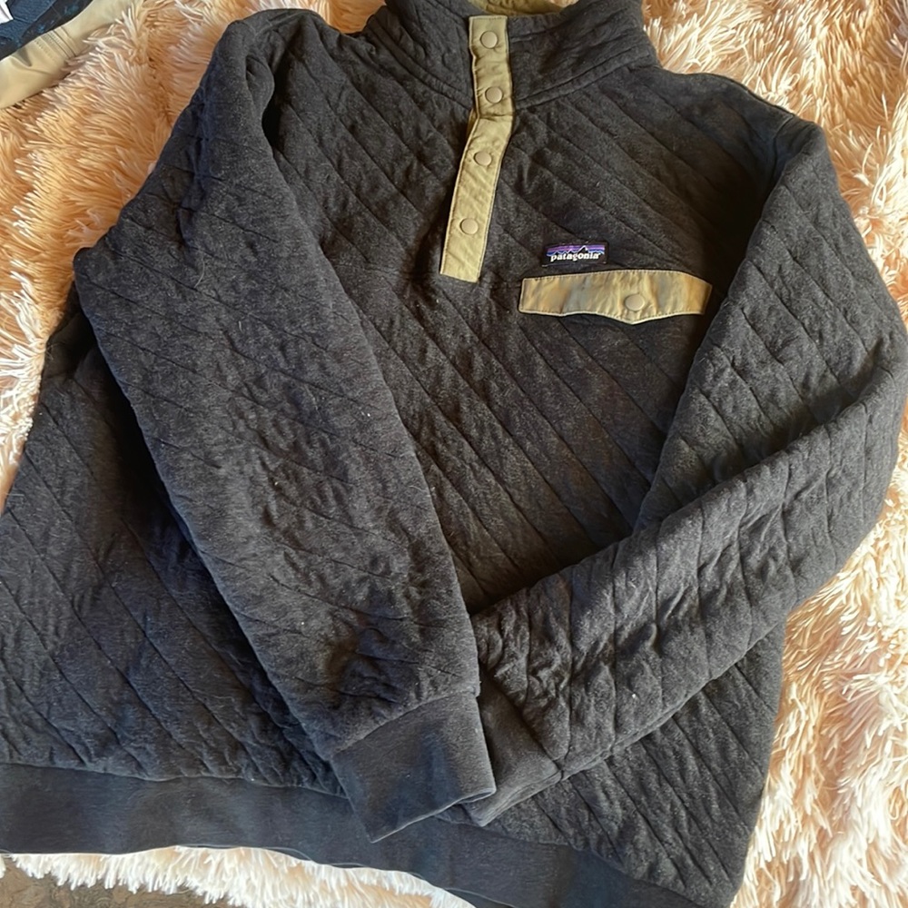 Mens Patagonia quarter button sweater